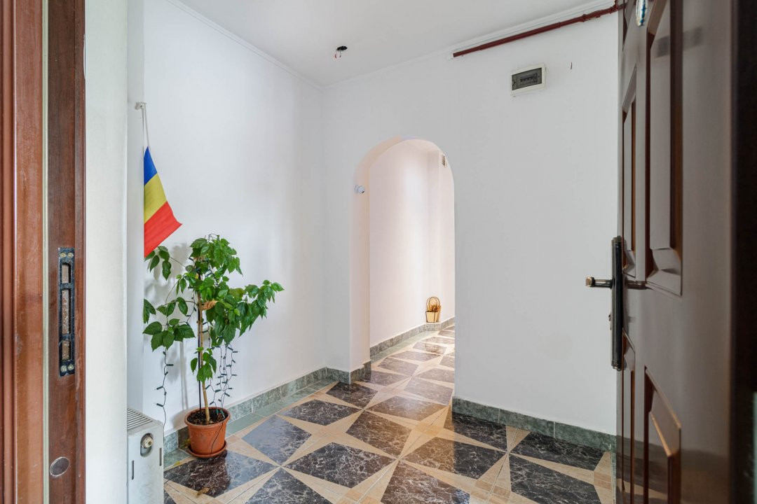 3 camere in vila interbelica Risc 2