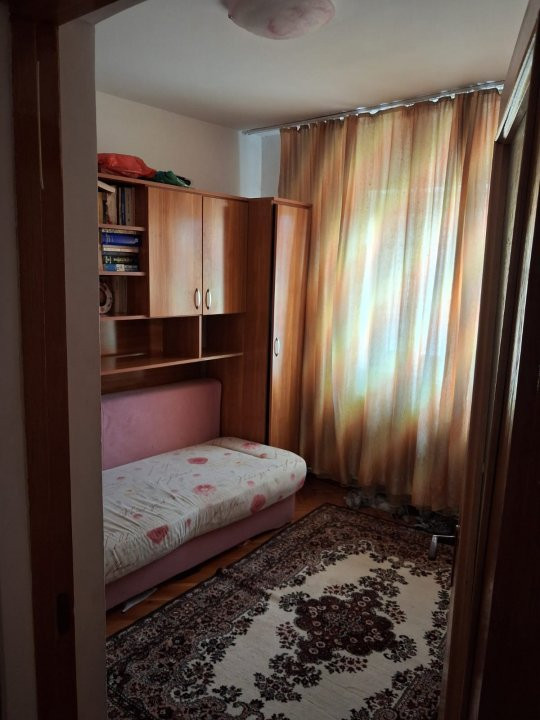 Apartament 4 camere situat în centrul Târgu Jiului