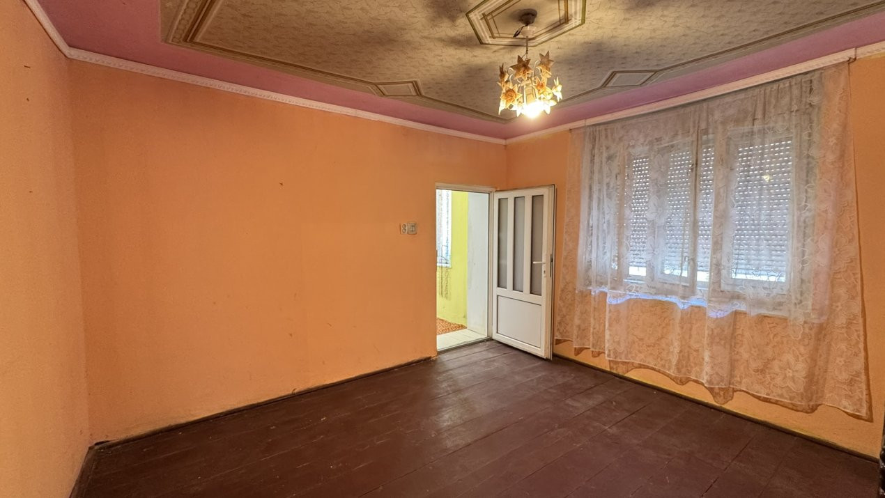 Casă 4 camere cu teren generos 3597 mp Loc. Petrești - Jud. Satu Mare