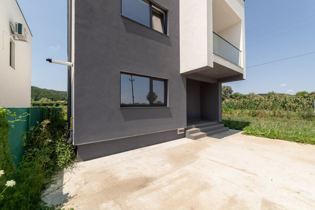 Casa eficienta energetic A+ la 10 min de Pitesti si 5 min de Mioveni-Arges!