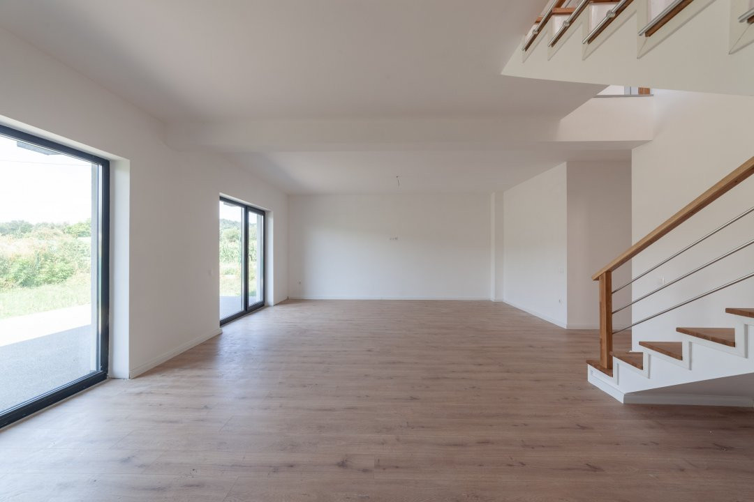 Casa eficienta energetic A+ la 10 min de Pitesti si 5 min de Mioveni-Arges!