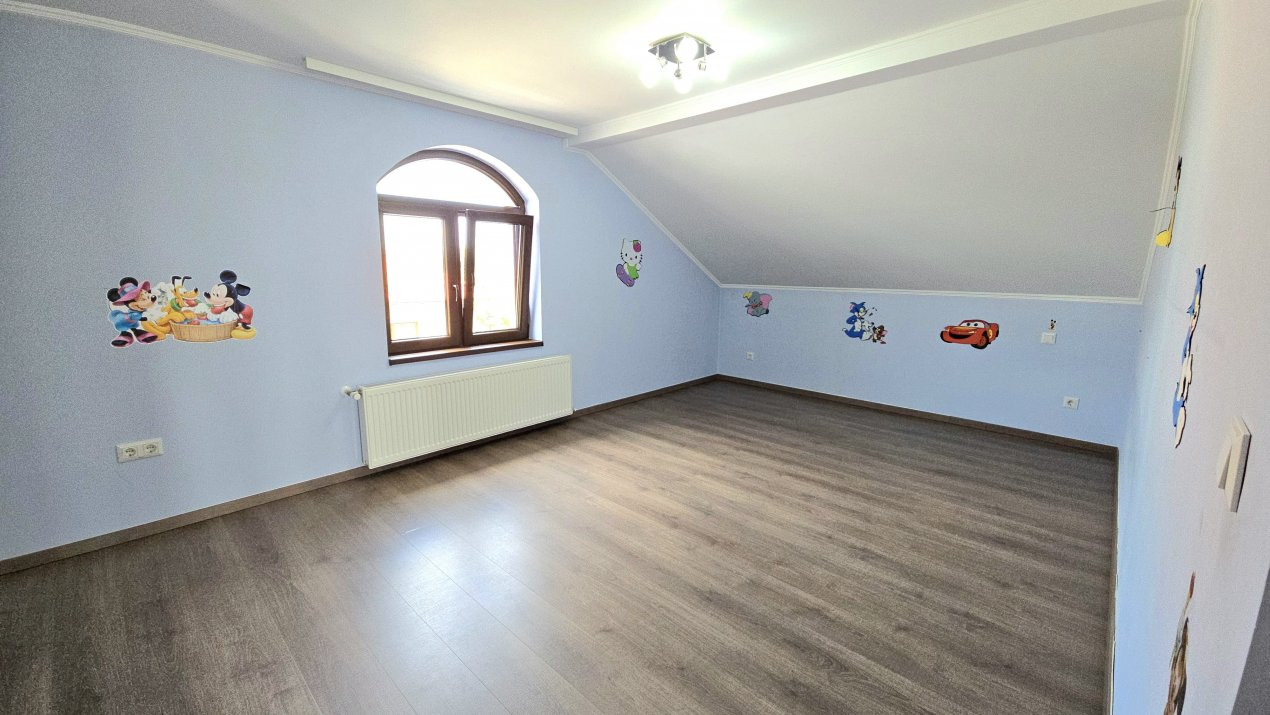 De Vânzare Casă Căprioarei P+M 8 ari teren