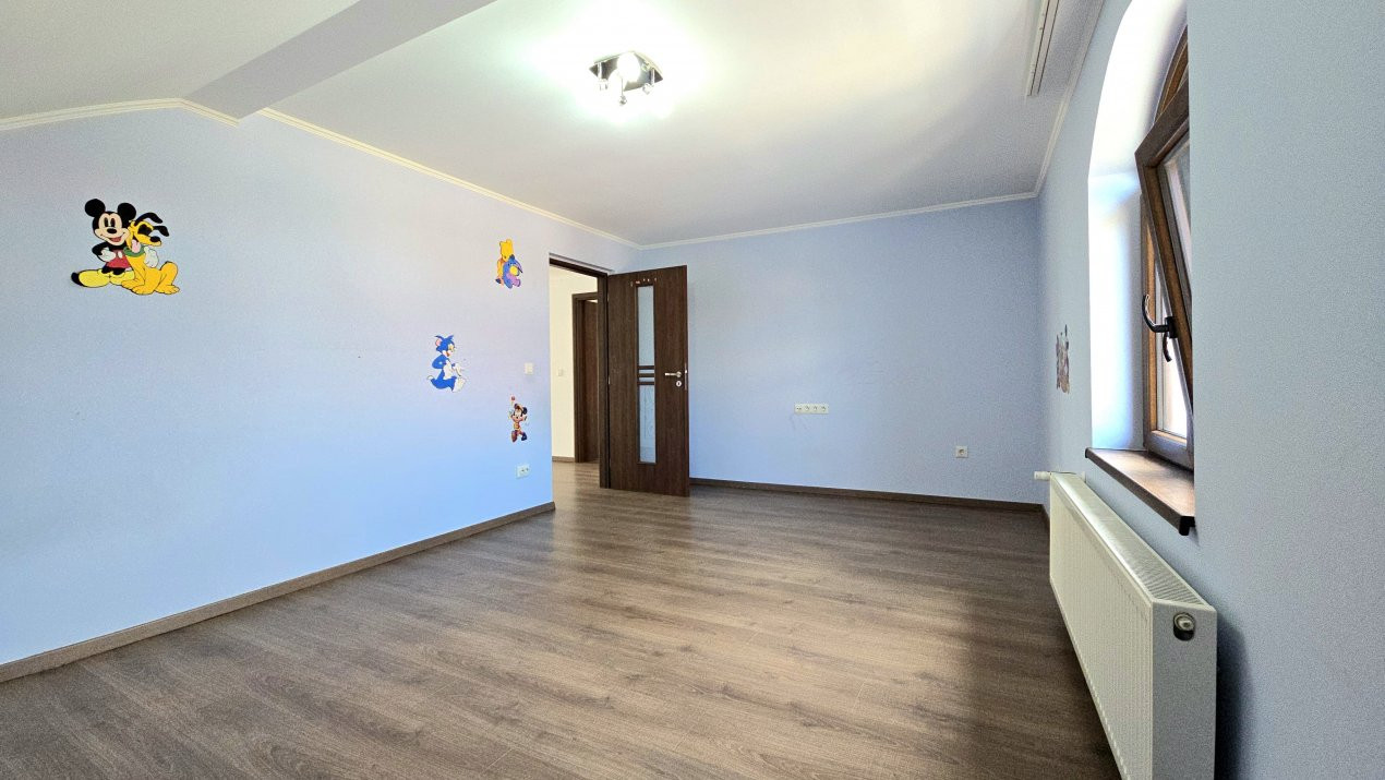 De Vânzare Casă Căprioarei P+M 8 ari teren