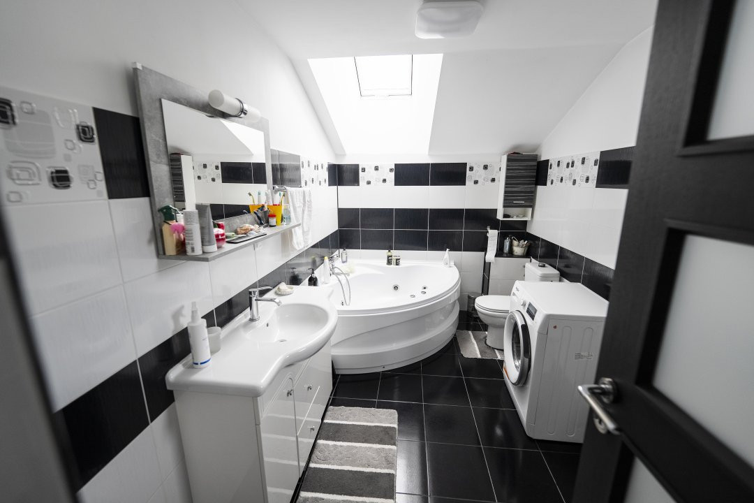 Casă duplex multifuncțională -Hanul Doctorului -lângă Școala Româno Britanică