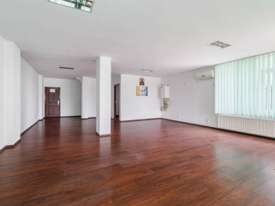Spatiu birouri/comercial + hala, curte individuala Popesti-Leordeni