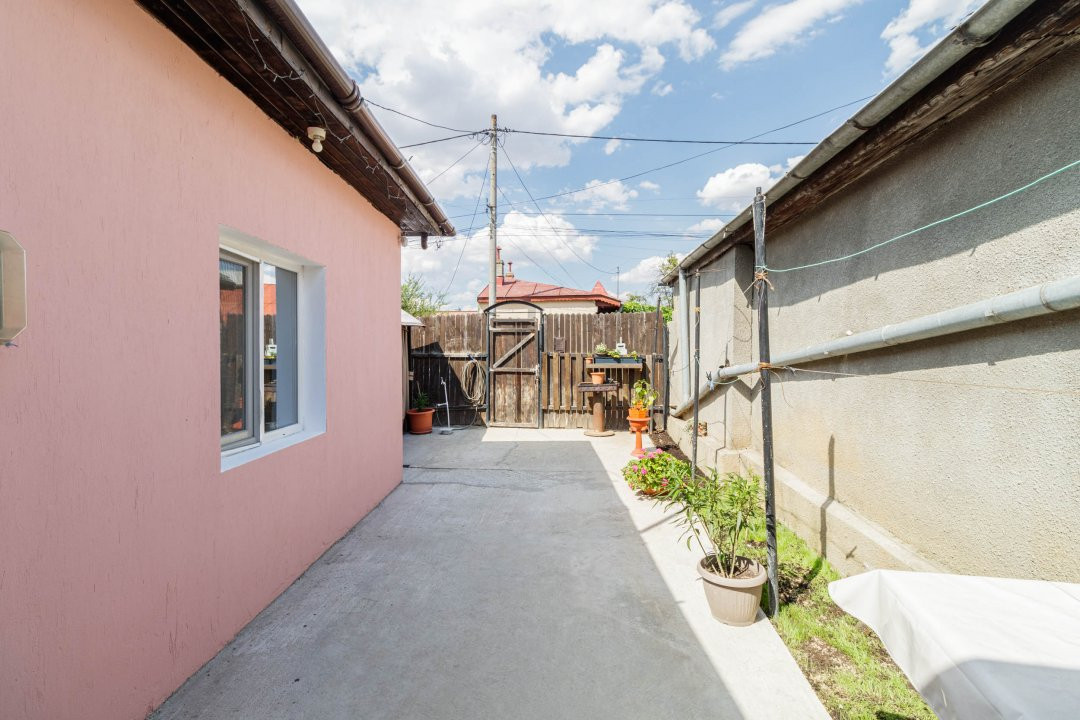 Casa cocheta cu foisor si terasa, gata de mutare – Voluntari