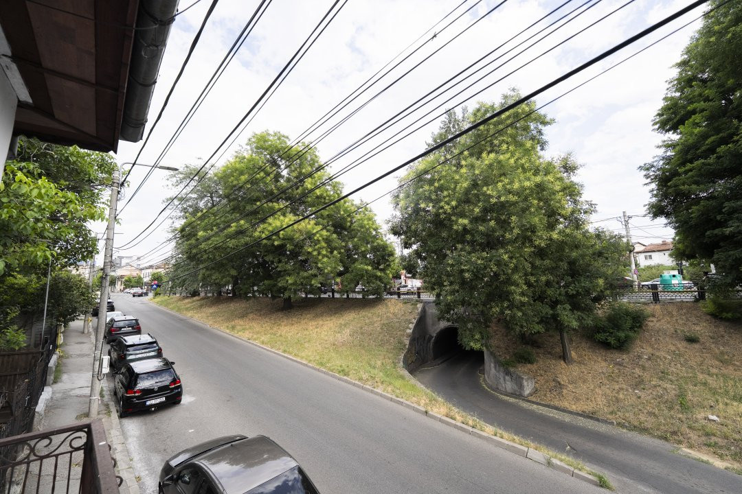 Casa P+1 multifunctionala, cu posibilitate inchiriere pe nivele - zona Podisor