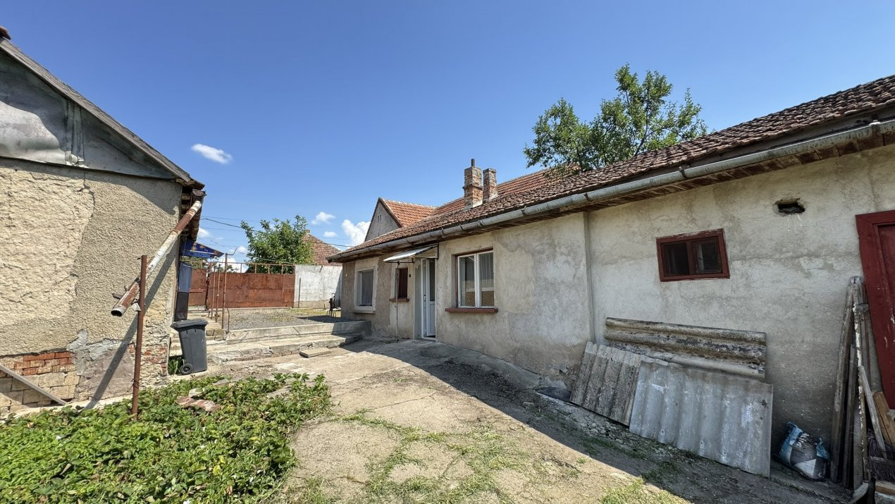 Casă 2 camere, Teren 586 mp Str. N. Grigorescu - Carei - Comision 0% cumpărător