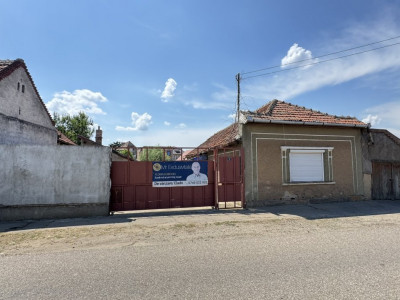 Casă 2 camere, Teren 586 mp Str. N. Grigorescu - Carei - Comision 0% cumpărător