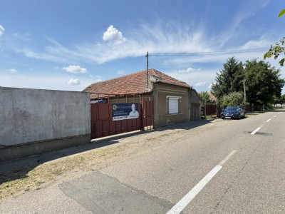 Casă 2 camere, Teren 586 mp Str. N. Grigorescu - Carei - Comision 0% cumpărător