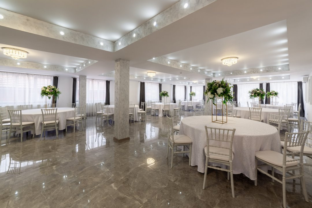 Proprietate cu functiune mixta – evenimente, cazare si spatiu comercial