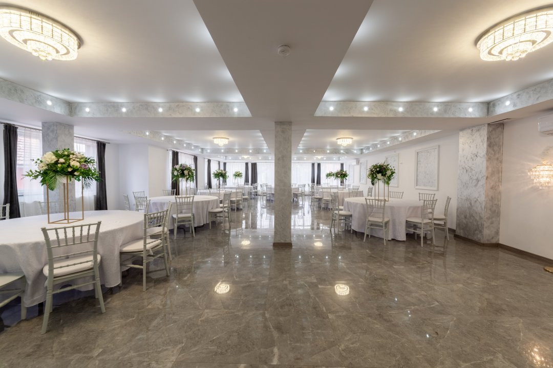 Proprietate cu functiune mixta – evenimente, cazare si spatiu comercial