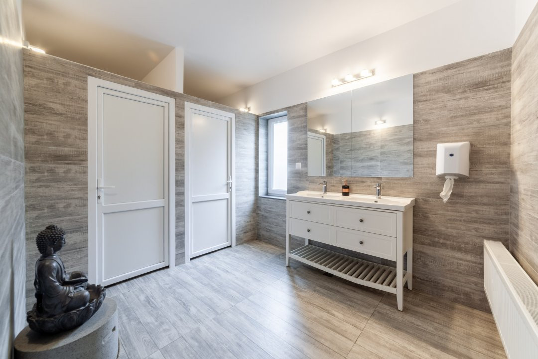 Proprietate cu functiune mixta – evenimente, cazare si spatiu comercial