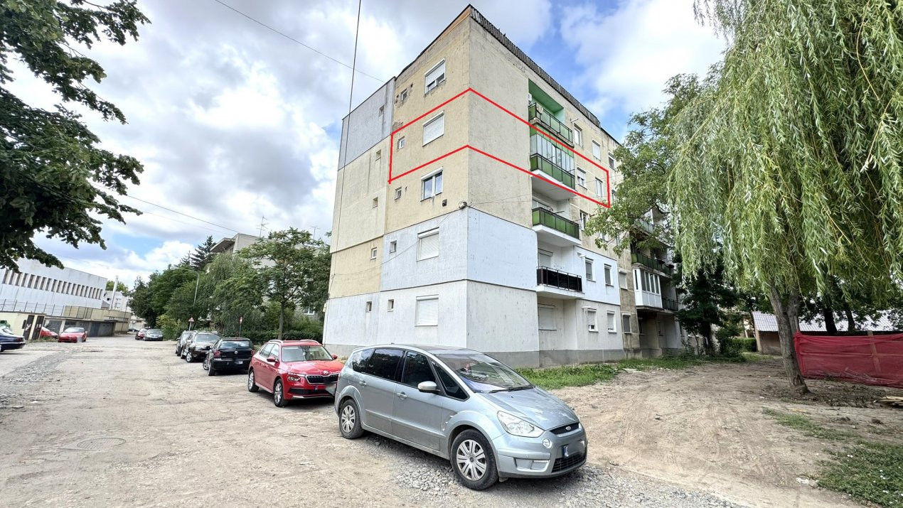 Apartament 3 camere Etaj III Republicii - Carei - Comision 0% cumpărător
