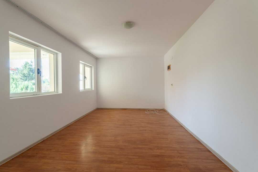 Casa cu 9 camere, pretabila business - Stefanesti, Drumul Morii!