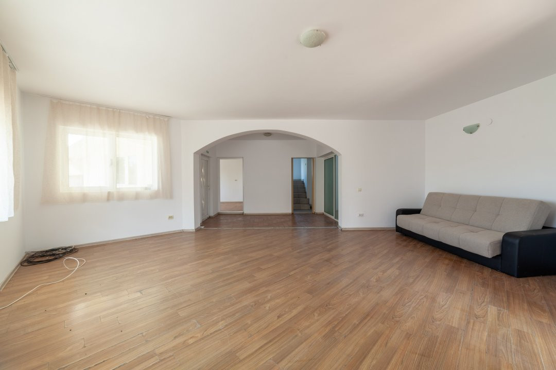 Casa cu 9 camere, pretabila business - Stefanesti, Drumul Morii!