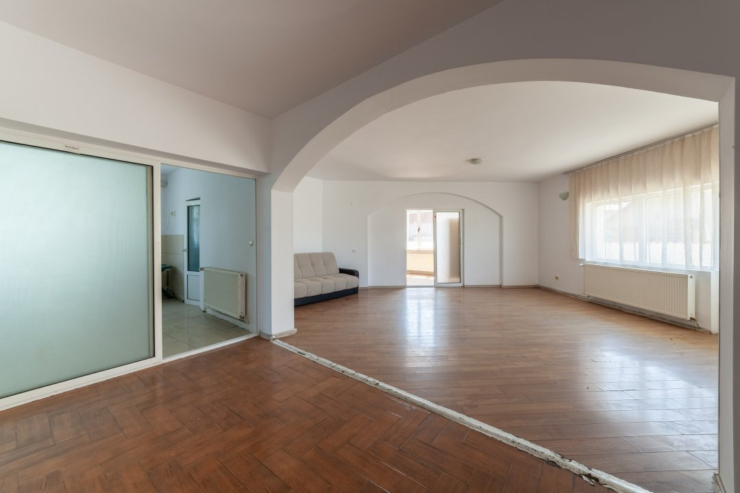 Casa cu 9 camere, pretabila business - Stefanesti, Drumul Morii!