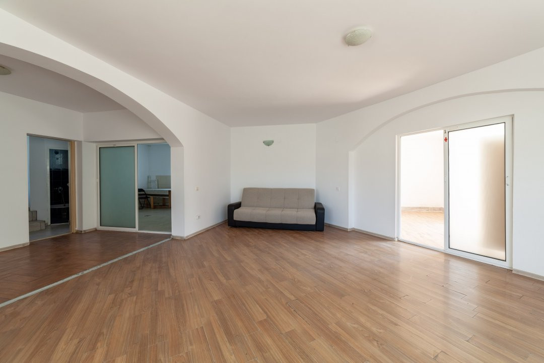 Casa cu 9 camere, pretabila business - Stefanesti, Drumul Morii!