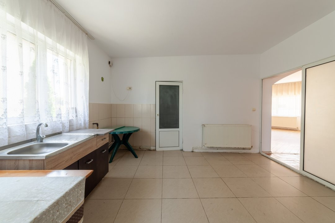 Casa cu 9 camere, pretabila business - Stefanesti, Drumul Morii!
