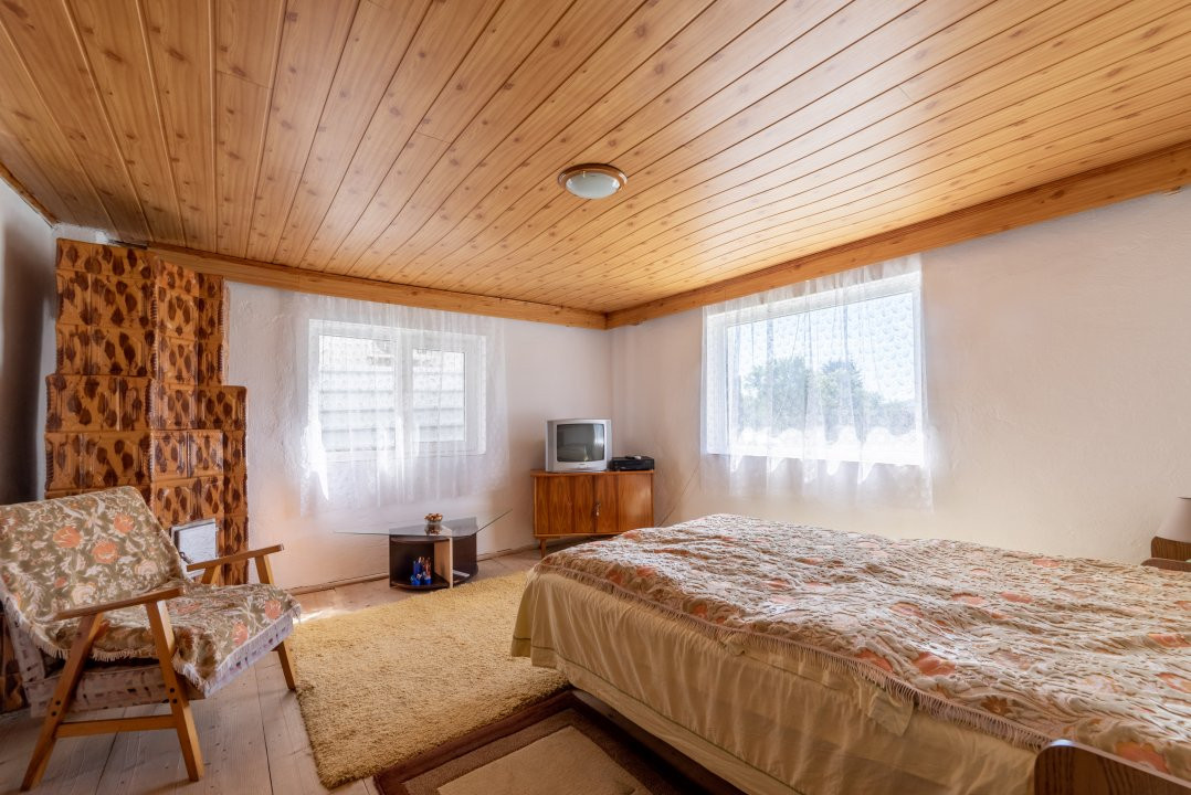 Casa rustica S+P+1 in oras, zona Gruiului, Campulung, AG
