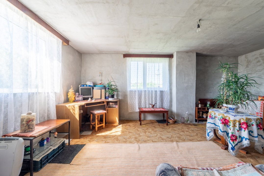 Casa rustica S+P+1 in oras, zona Gruiului, Campulung, AG