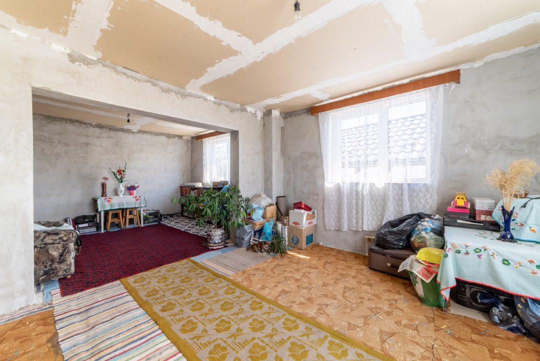 Casa rustica S+P+1 in oras, zona Gruiului, Campulung, AG