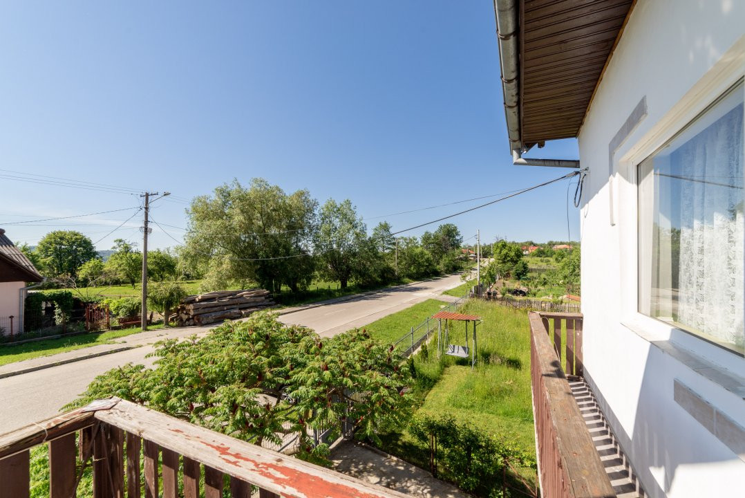 Casa rustica S+P+1 in oras, zona Gruiului, Campulung, AG