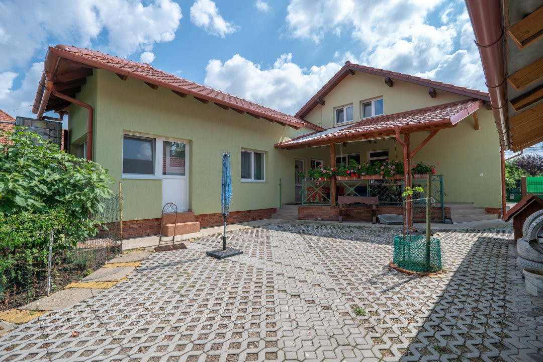 De Vânzare Casă Vânătorilor 9 ari teren