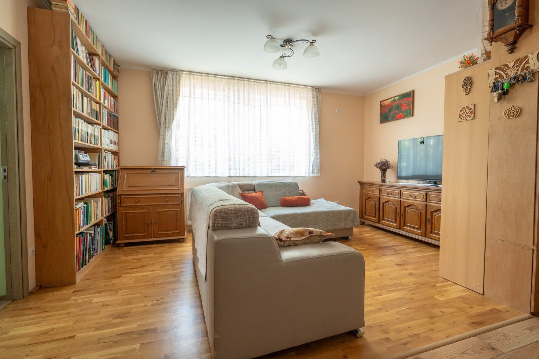 De Vânzare Casă Vânătorilor 9 ari teren