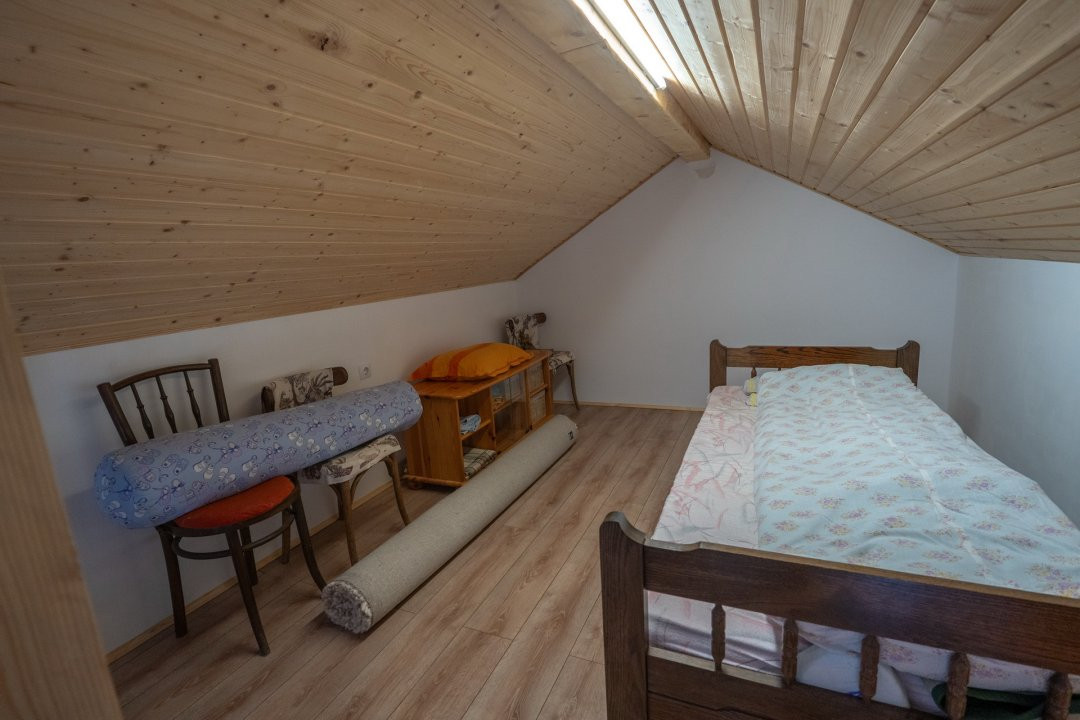 De Vânzare Casă Vânătorilor 9 ari teren