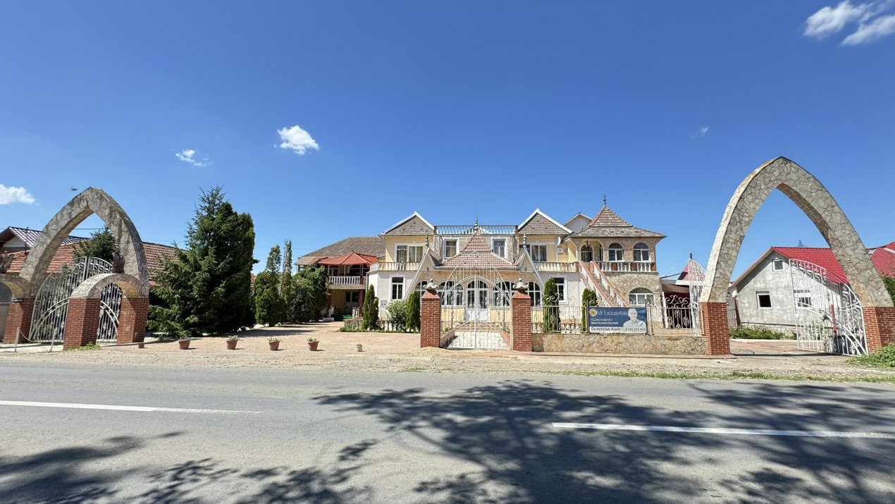 Spații de Inchiriat - Proprietate cu funcțiuni mixte – Str. Căplenilor Carei