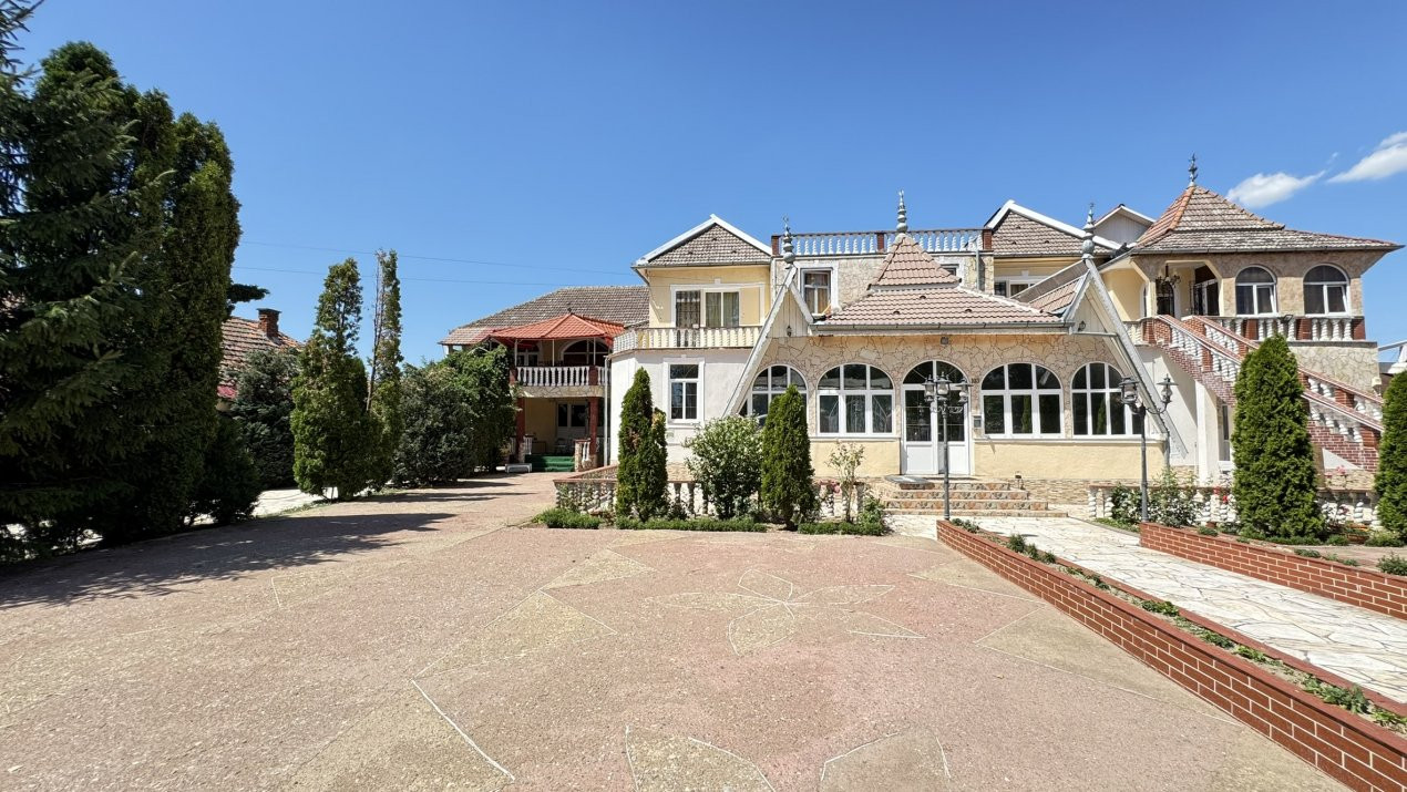 Spații de Inchiriat - Proprietate cu funcțiuni mixte – Str. Căplenilor Carei