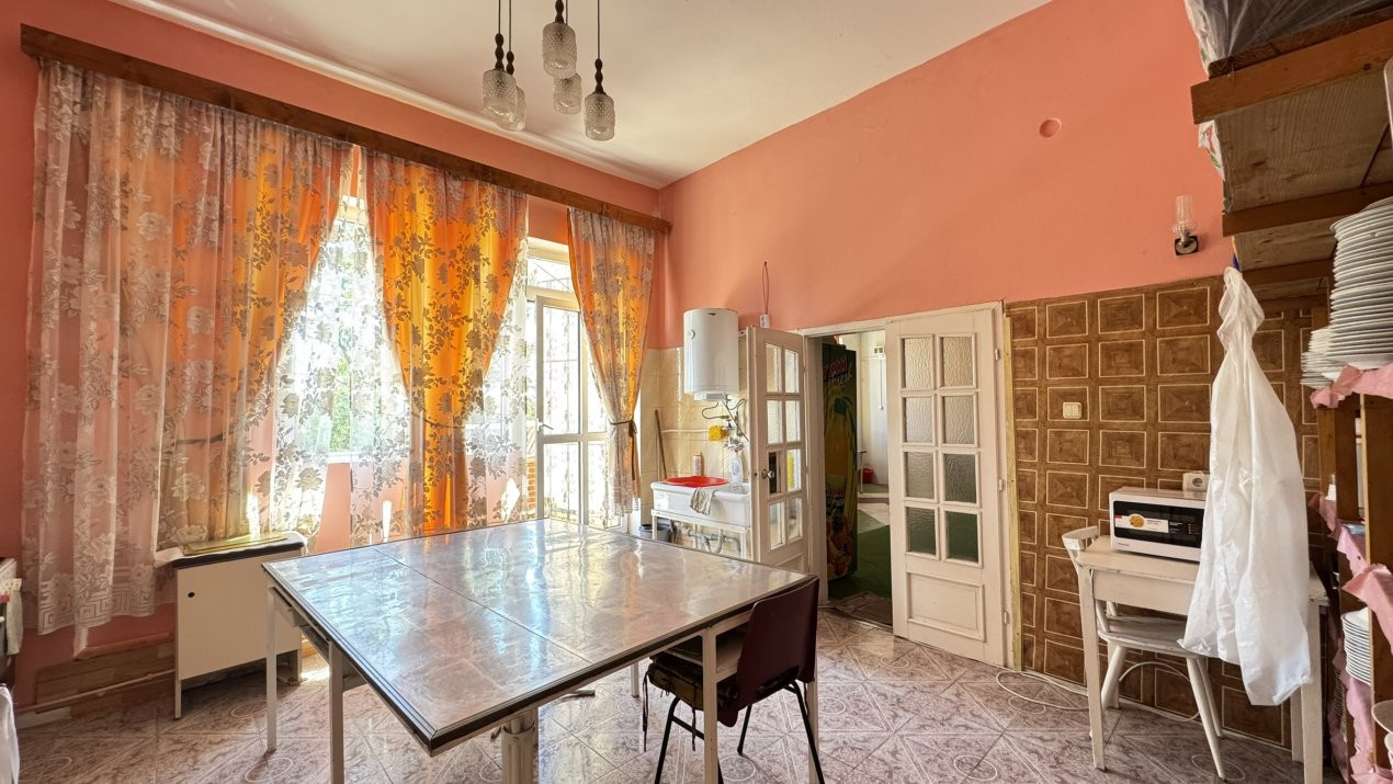 Spații de Inchiriat - Proprietate cu funcțiuni mixte – Str. Căplenilor Carei