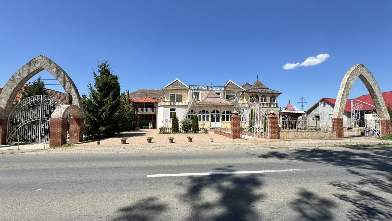 Spații de Inchiriat - Proprietate cu funcțiuni mixte – Str. Căplenilor Carei