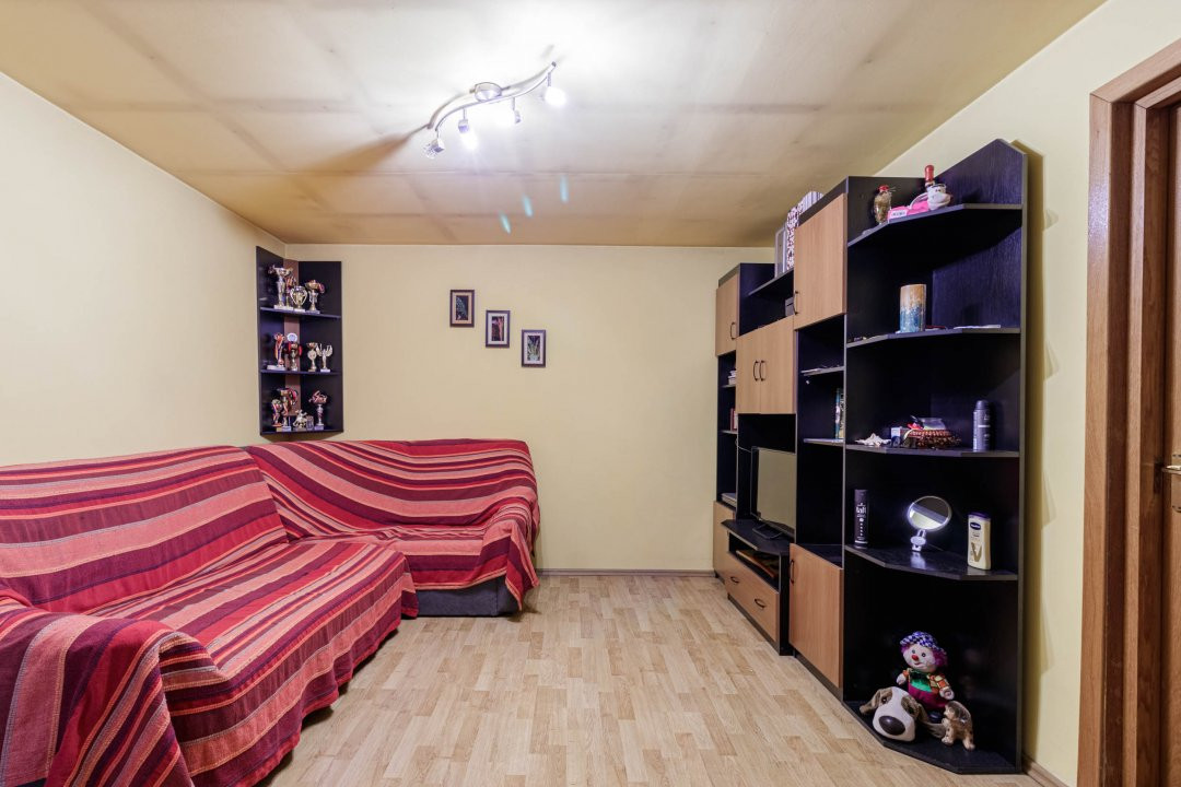 Casa Rahova 4 camere, 2 bucatarii, curte individuala