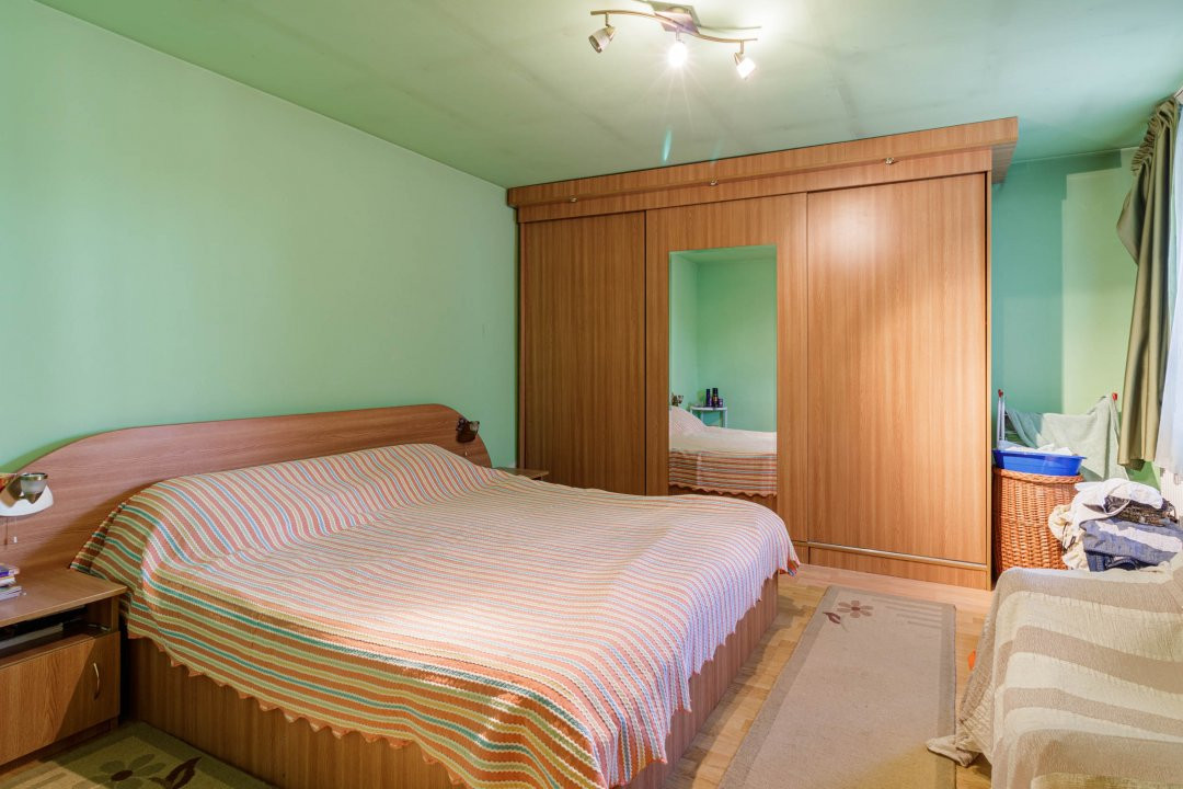 Casa Rahova 4 camere, 2 bucatarii, curte individuala