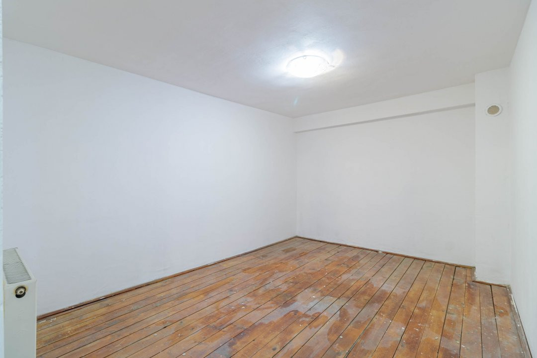 Casa Rahova 4 camere, 2 bucatarii, curte individuala