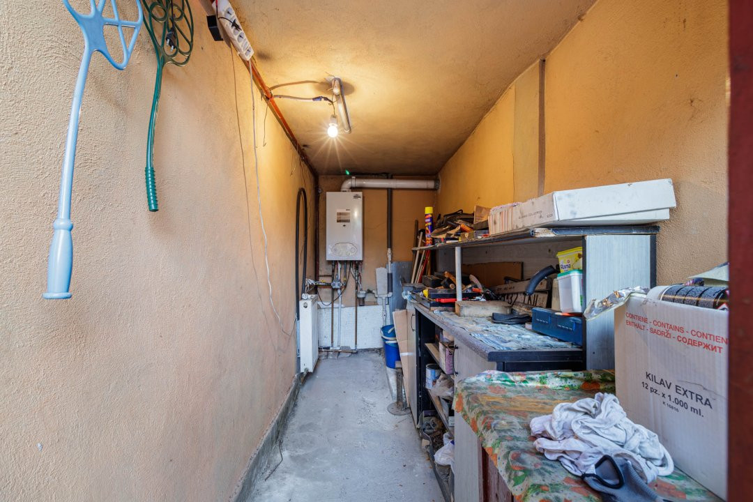Casa Rahova 4 camere, 2 bucatarii, curte individuala