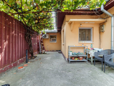 Casa Rahova 4 camere, 2 bucatarii, curte individuala