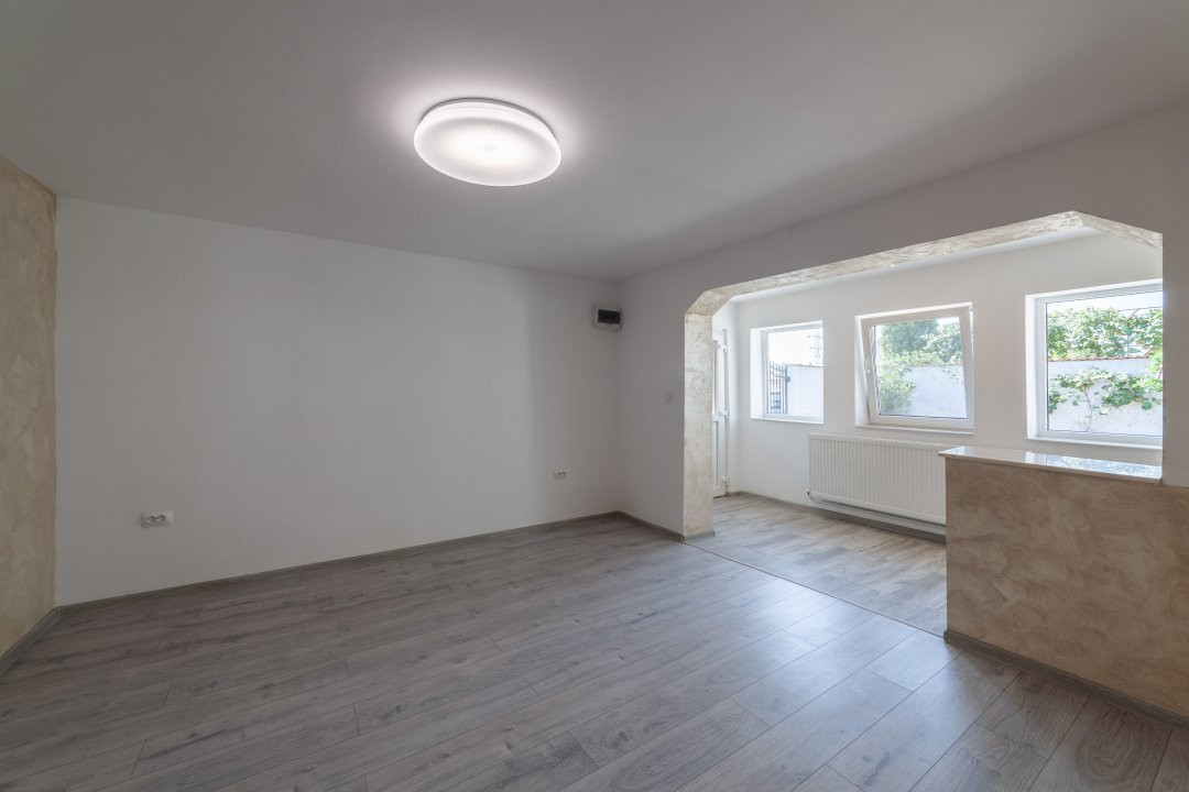 Casa cu acces rapid din Bld. Nicolae Balcescu – Uiasca, str. Micsunele