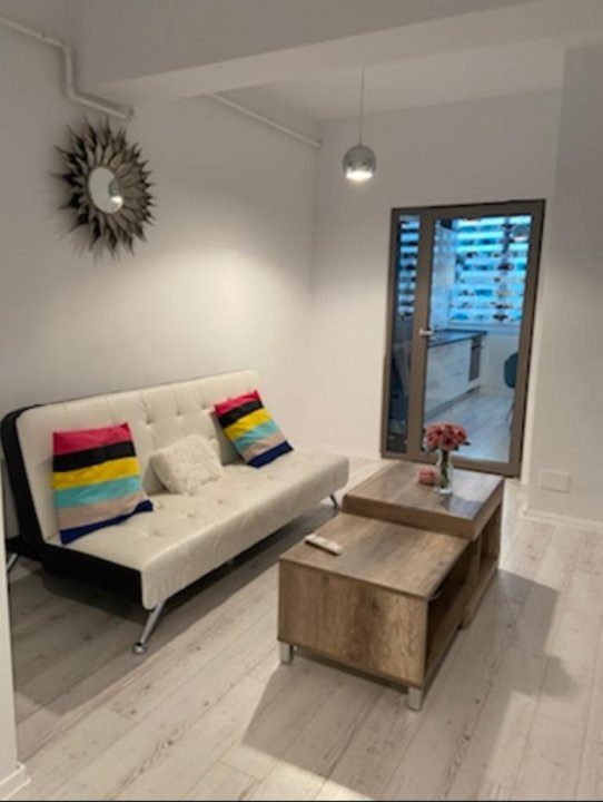 Inchiriere apartament 3 camere Teilor + loc de parcare, bloc nou