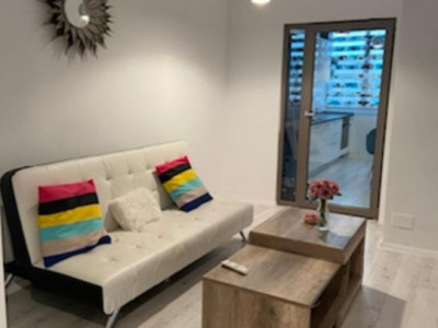Inchiriere apartament 2 camere Teilor + loc de parcare, bloc nou