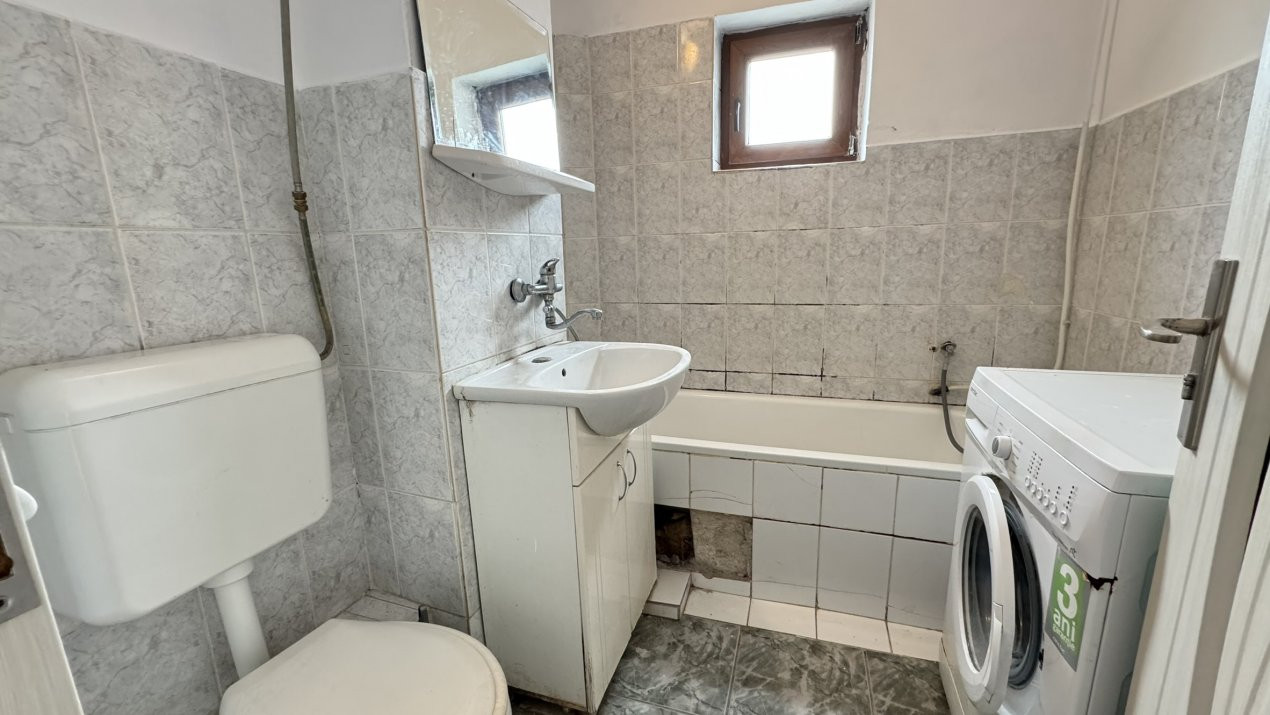 Apartament 3 camere Etaj IV, Str. Bartok Bela MV2 - Carei  