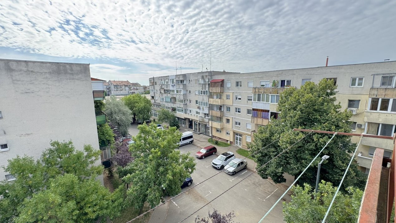 Apartament 3 camere Etaj IV, Str. Bartok Bela MV2 - Carei  