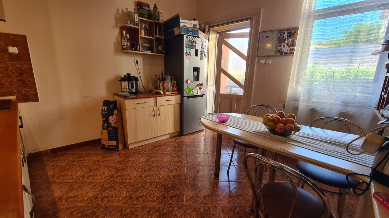 De Vânzare Casă Semicentral
