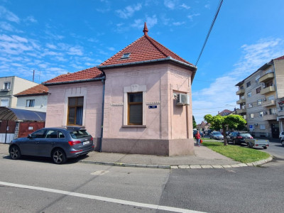 De Vânzare Casă Semicentral