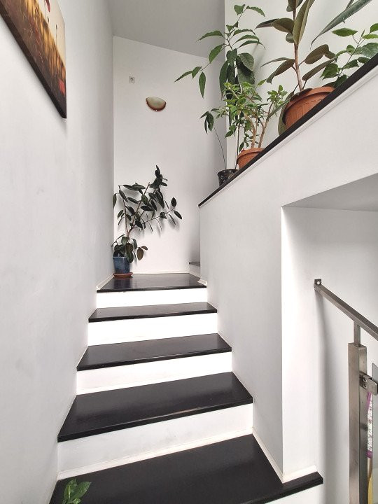 Casa Pitesti la cheie ,4 camere-Langa Pensiunea Cora