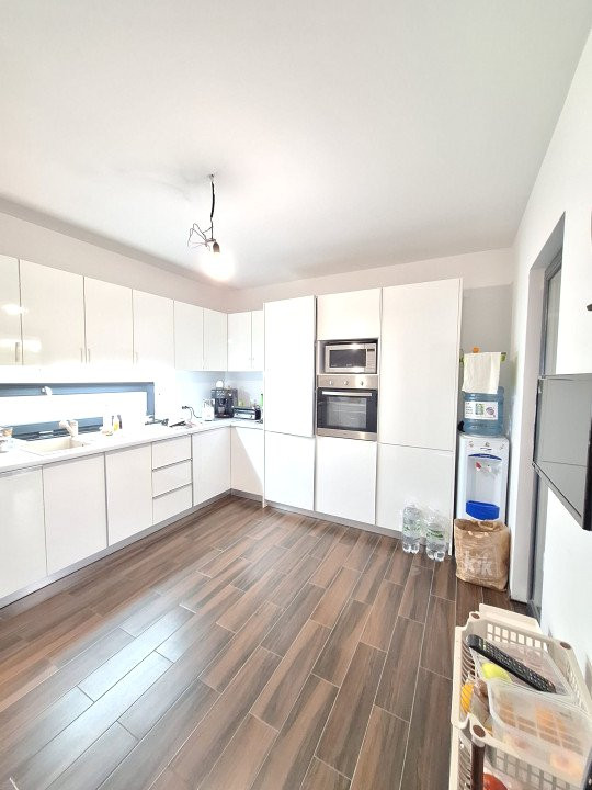 Casa Pitesti la cheie ,4 camere-Langa Pensiunea Cora