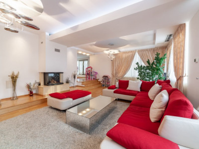 Resedinta exclusivista -Pitesti zona Gavana-smart home/spa!