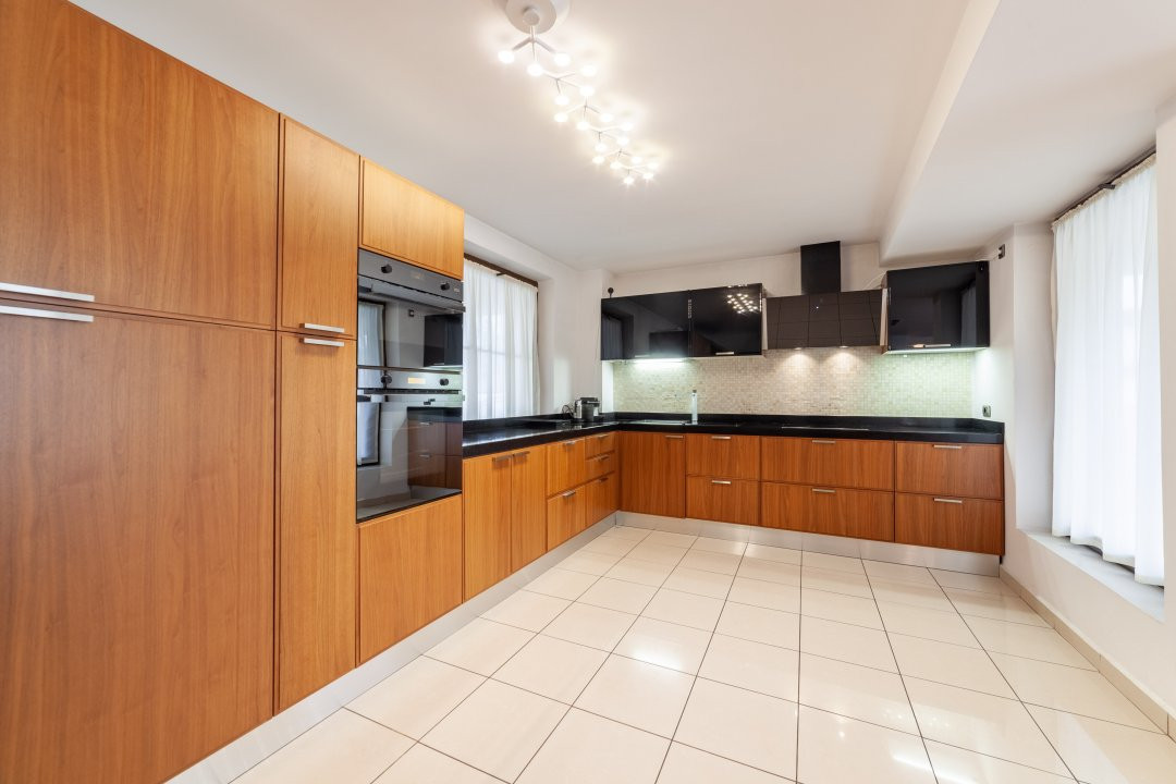 Resedinta exclusivista -Pitesti zona Gavana-smart home/spa!